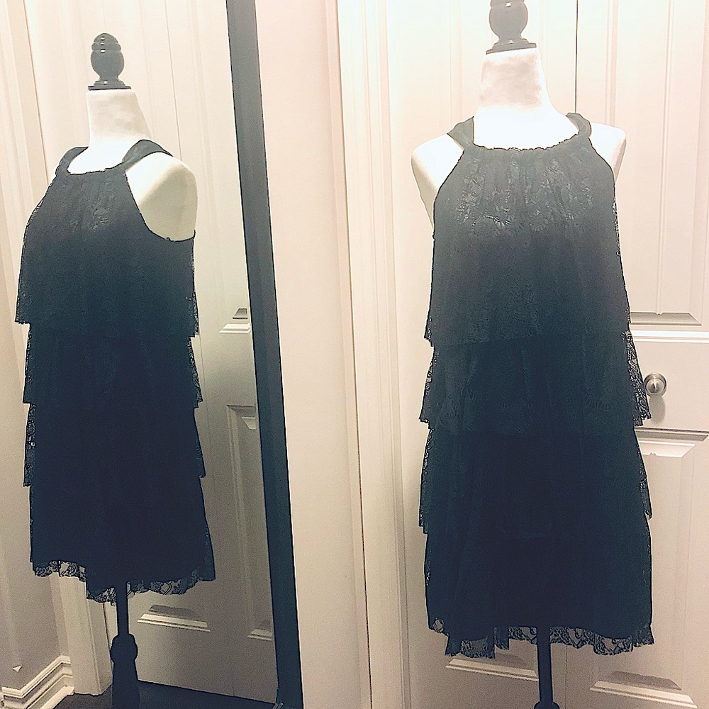 BLACK LACE TIERED MINI HALTER DRESS NWOT SZ SMALL